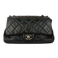 CHANEL - Sac bandoulière à rabat Classique flap CC cuir noir - Handbag