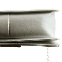 CHANEL - Sac bandoulière Boy cuir argenté - Handbag