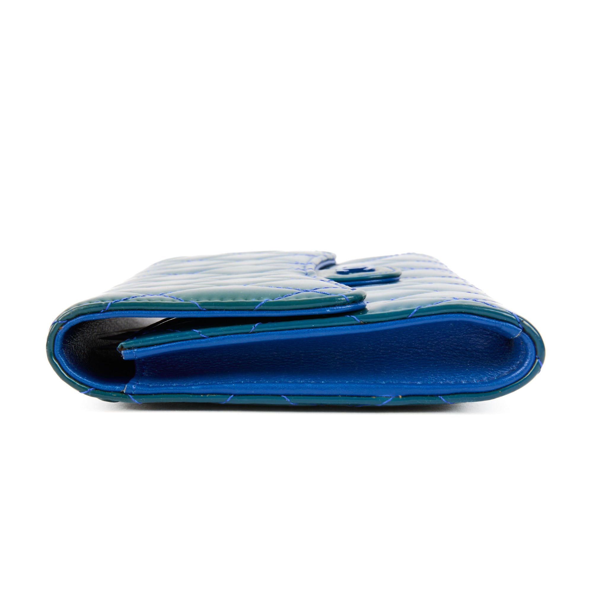 CHANEL - Portefeuille Timeless CC Classique cuir vernis bleu - Handbag
