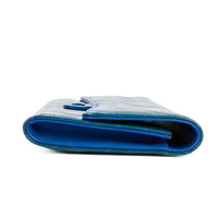 CHANEL - Portefeuille Timeless CC Classique cuir vernis bleu - Handbag