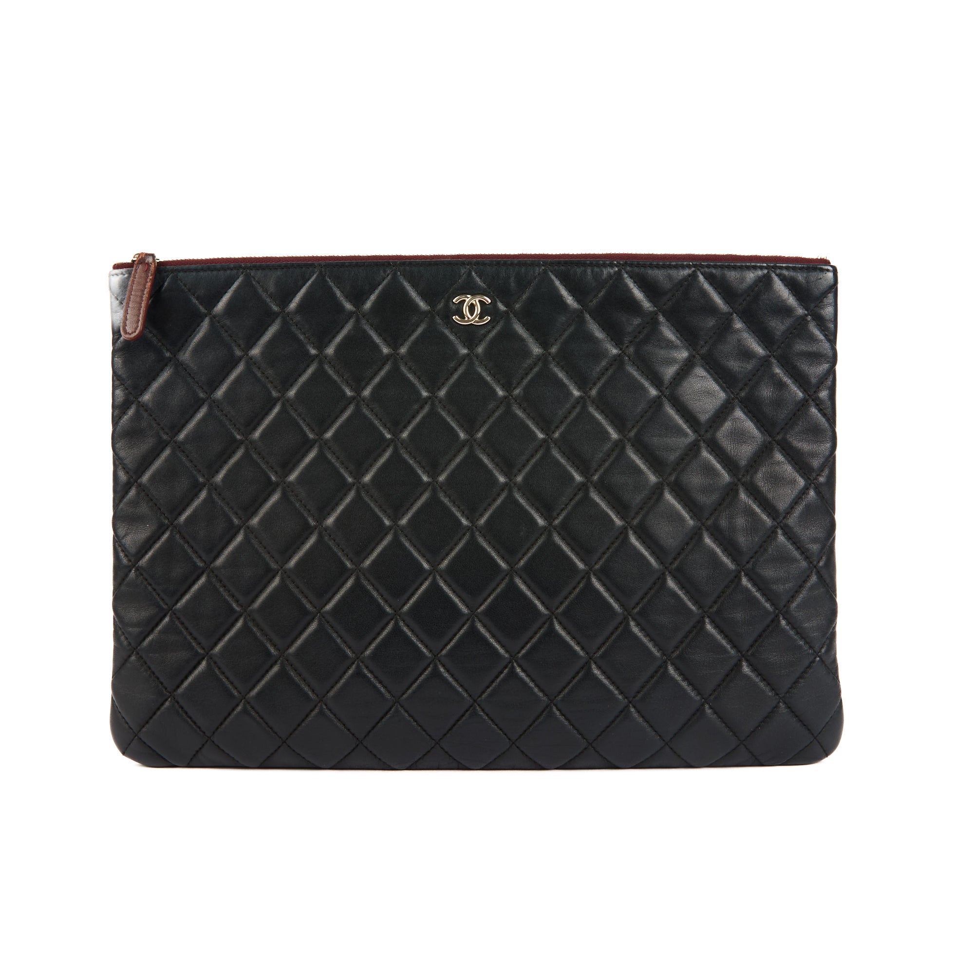 CHANEL - Pochette Maxi Classique Logo CC cuir matelassé noir - Handbag