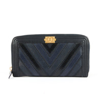 CHANEL - Portefeuille Zip Boy cuir chevron bleu - Wallet