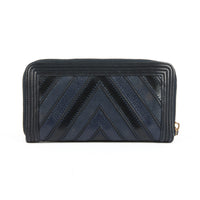 CHANEL - Portefeuille Zip Boy cuir chevron bleu - Wallet