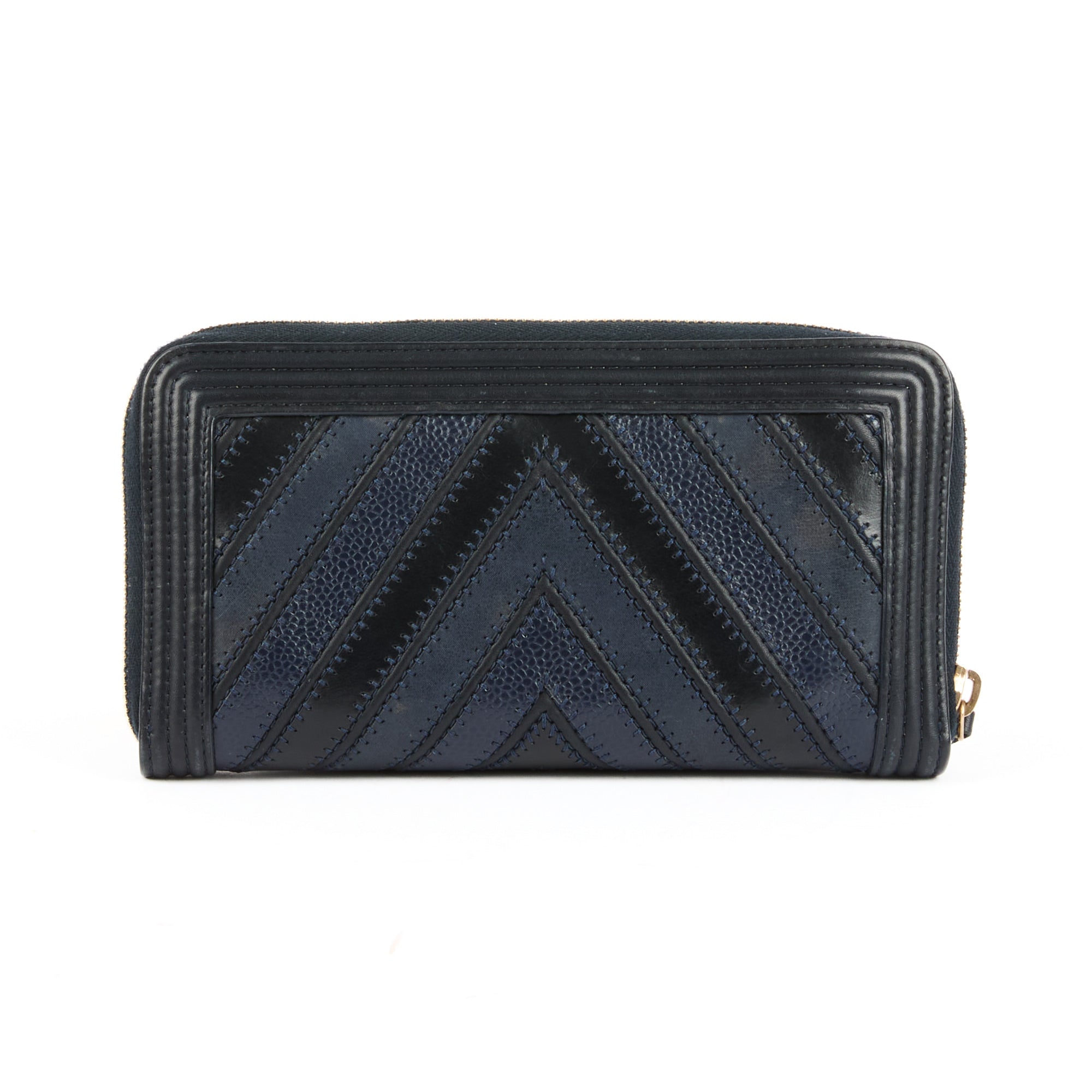 CHANEL - Portefeuille Zip Boy cuir chevron bleu - Wallet