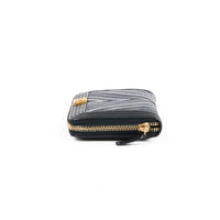 CHANEL - Portefeuille Zip Boy cuir chevron bleu - Wallet