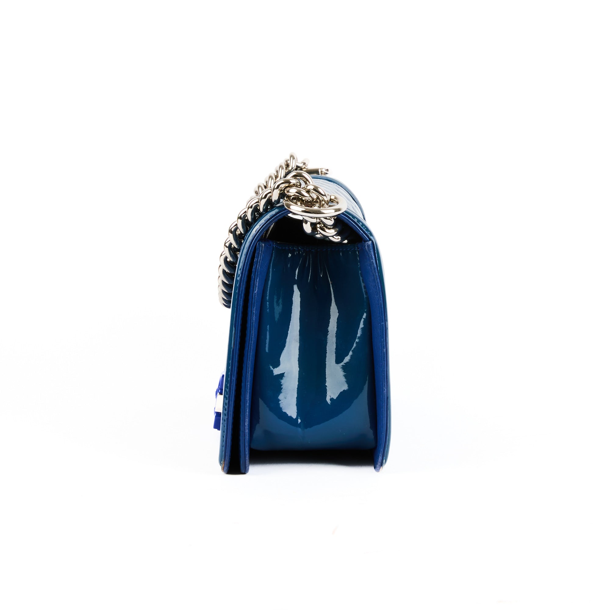 CHANEL - Sac bandoulière Boy Medium cuir vernis bleu - Handbag
