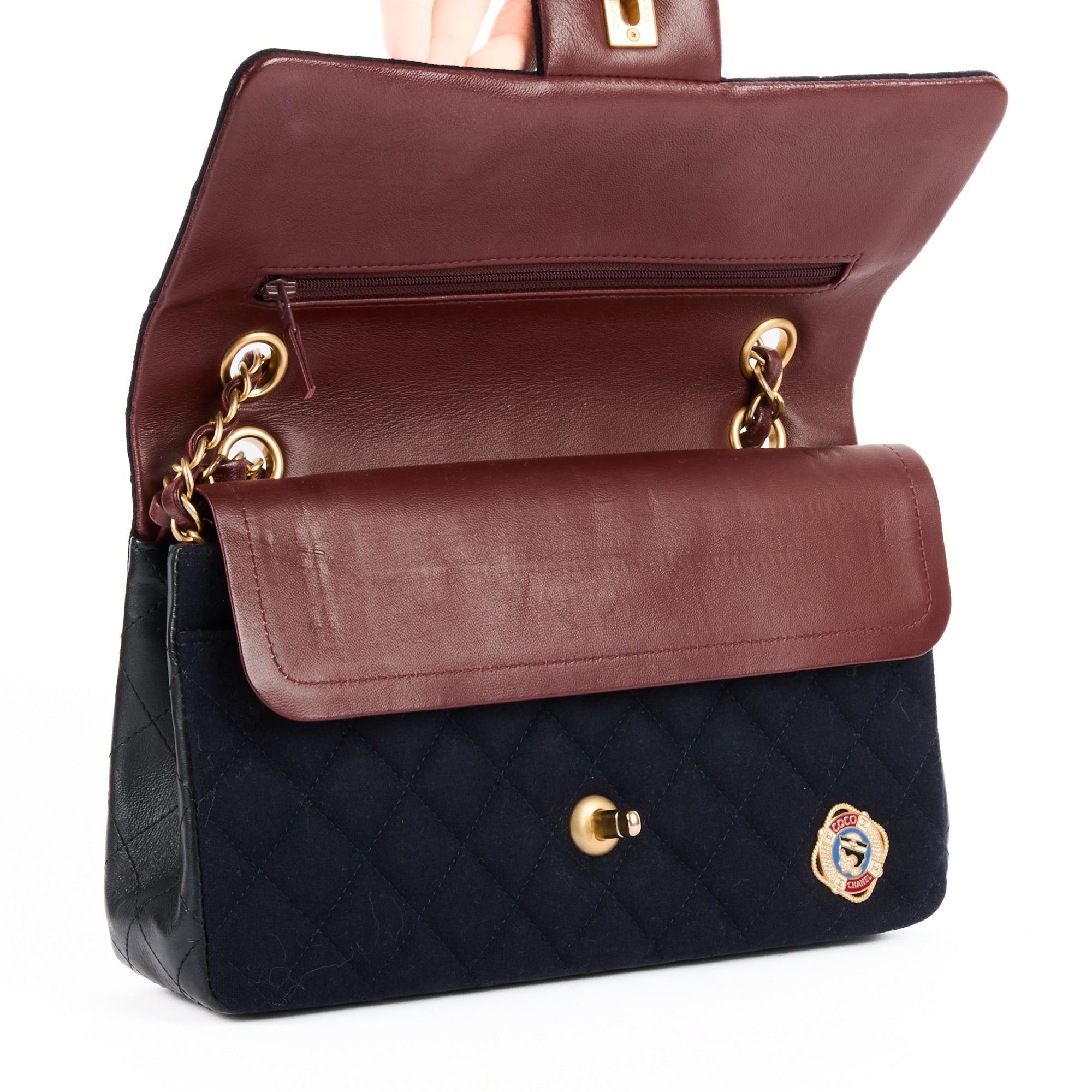 CHANEL - Sac bandoulière Classique Timeless 11.12 Charms Paris - Hambourg - Handbag