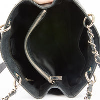 CHANEL - Sac à main Cabas Shopping Logo CC cuir Caviar noir - Handbag