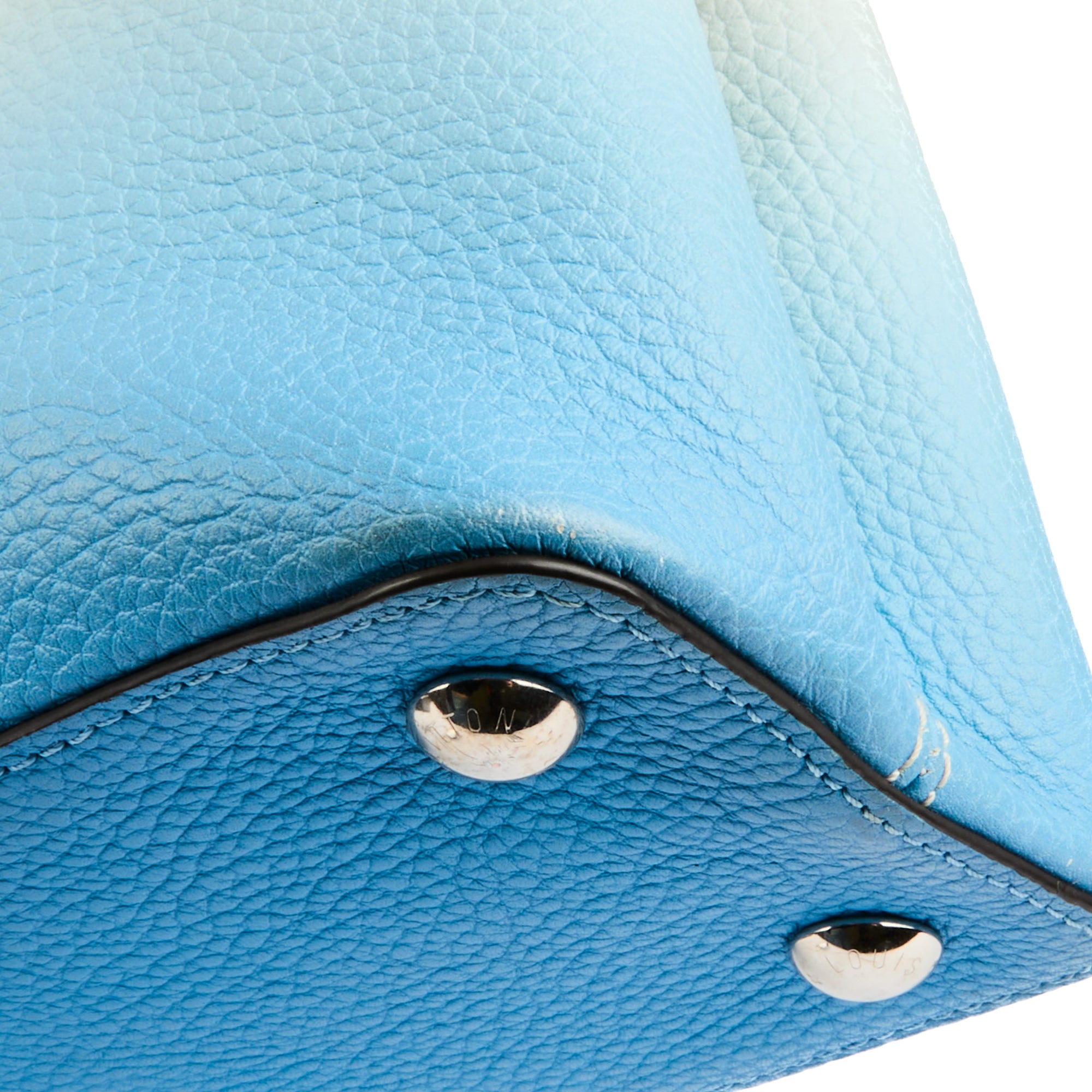 LOUIS VUITTON - Sac bandoulière Capucines MM Ombré cuir bleu - Handbag