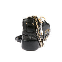 CHANEL - Sac bandoulière Gabrielle PM Logo cuir noir - Handbag