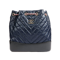 CHANEL - Sac à dos Gabrielle cuir chevron bleu marine - Handbag