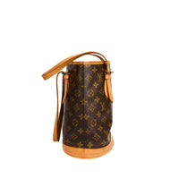 LOUIS VUITTON - Sac bandoulière Bucket en toile monogram - Handbag