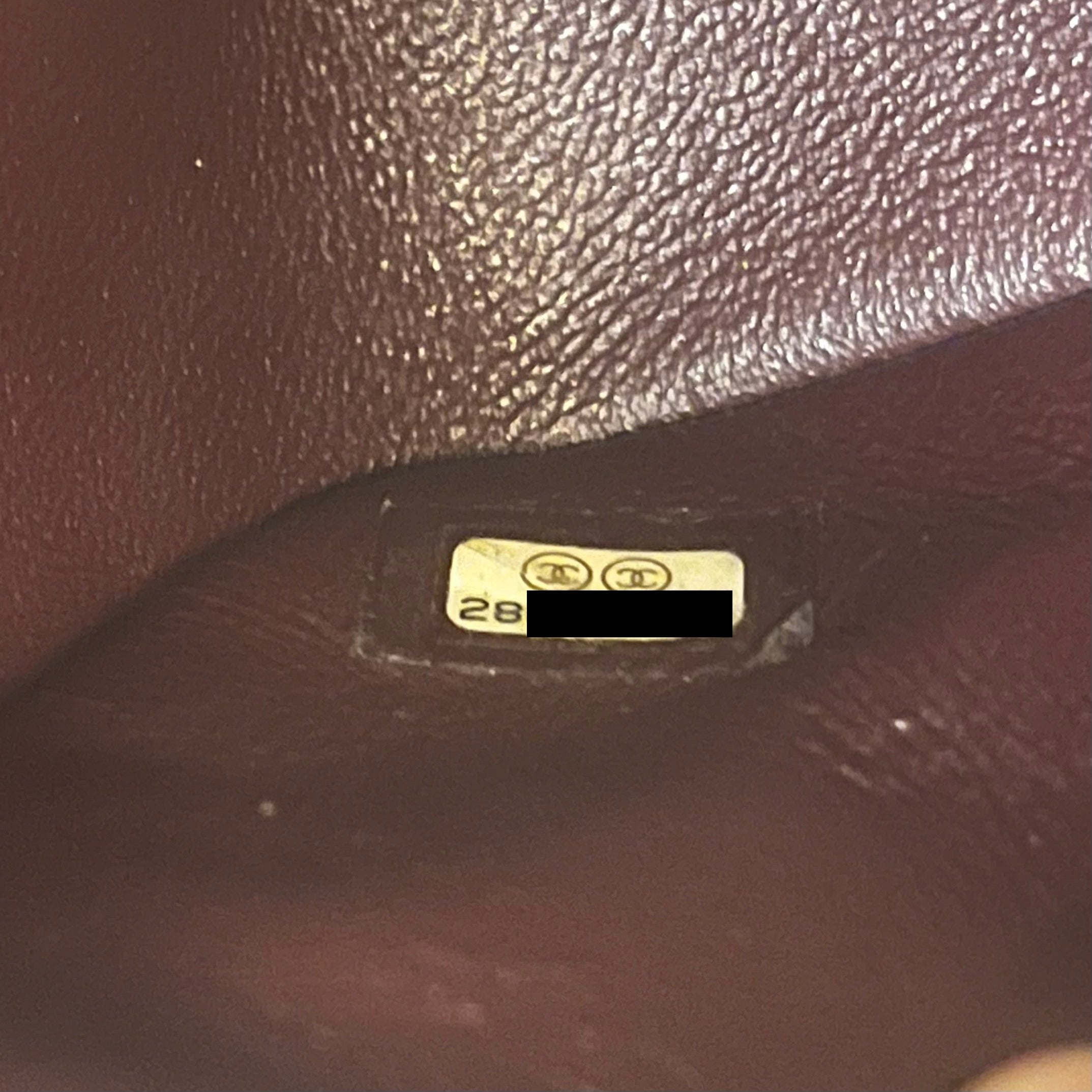 CHANEL - Sac bandoulière Classique Timeless Medium cuir caviar noir - Hand bag