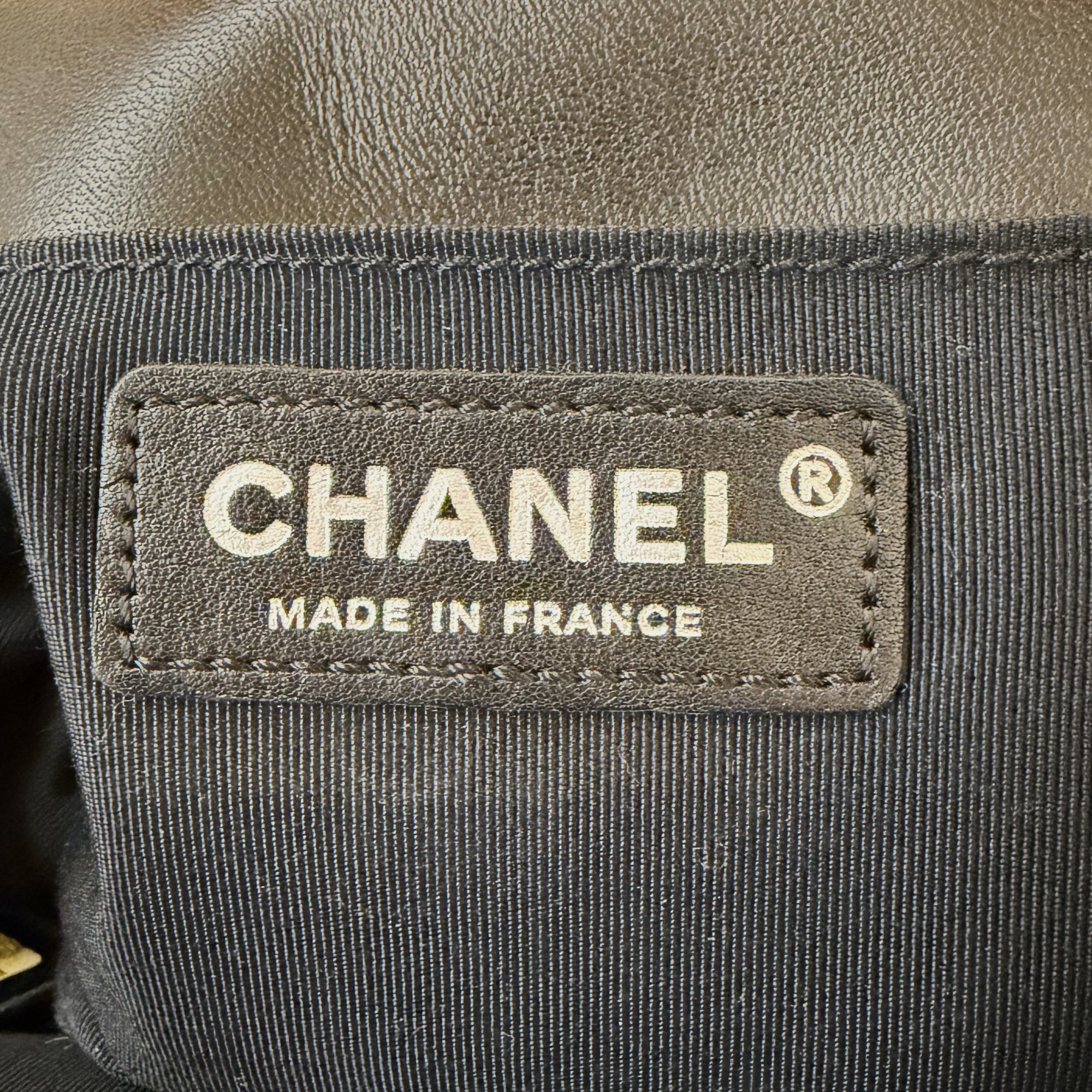 CHANEL - Sac bandoulière Mini Boy cuir blanc noir - Handbag
