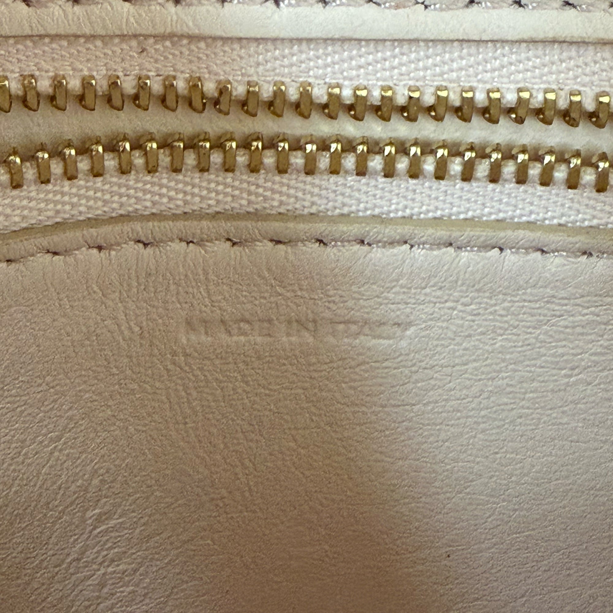 CELINE - Sac bandoulière Classic Box petit modèle cuir rose - Handbag