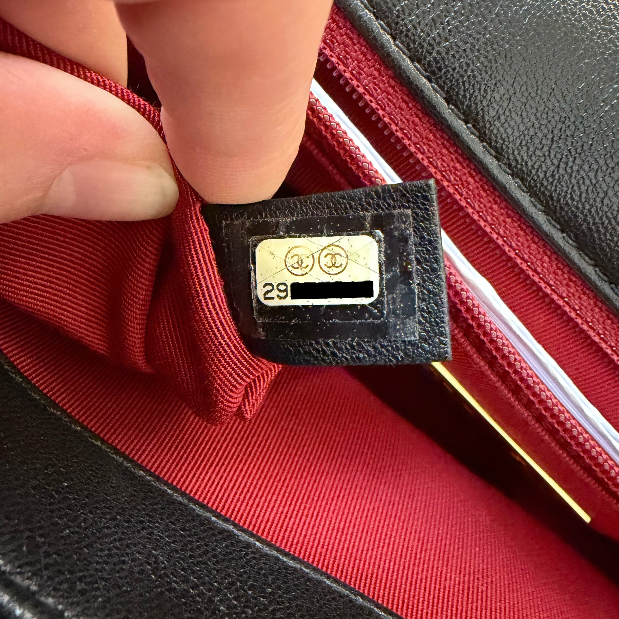CHANEL - Sac bandoulière 19 Small cuir noir - Handbag