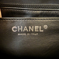 CHANEL - Jumbo Classic Single Flap Bag in Black Caviar Leather - Handbag