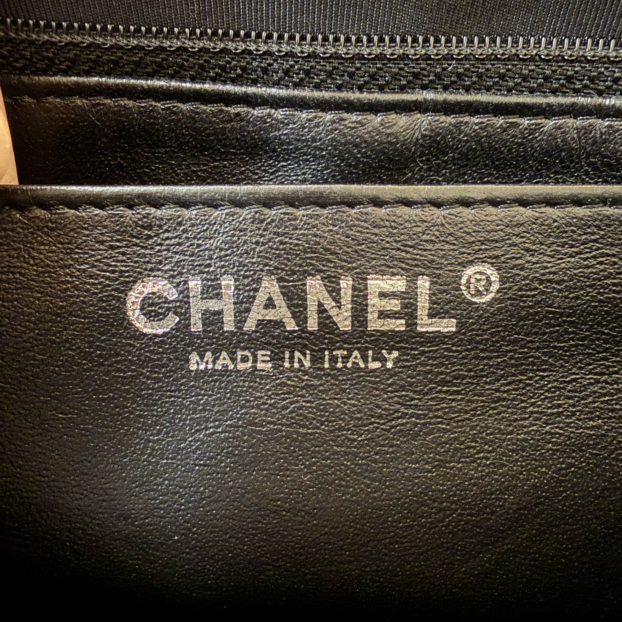 CHANEL - Jumbo Classic Single Flap Bag in Black Caviar Leather - Handbag