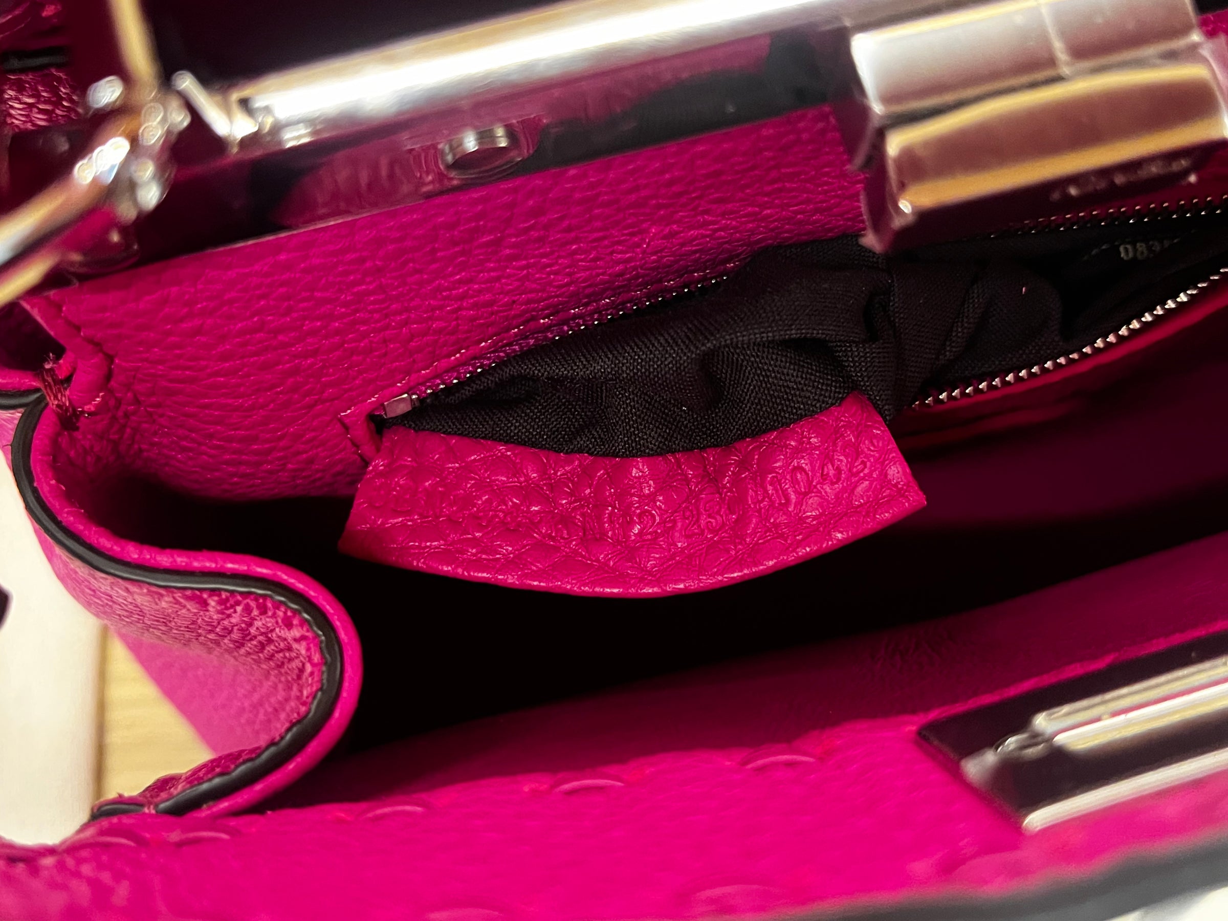 FENDI - Sac bandoulière Peekaboo IseeU Selleria cuir rose - Hand bag