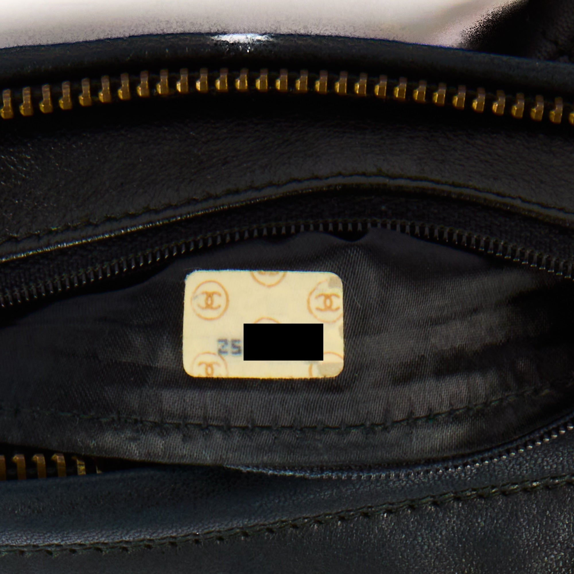 CHANEL – Sac bandoulière Caméra vintage cuir bleu marine - Handbag