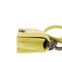 CHANEL - Sac bandoulière Mini Boy fourrure lapin cuir vert - Handbag