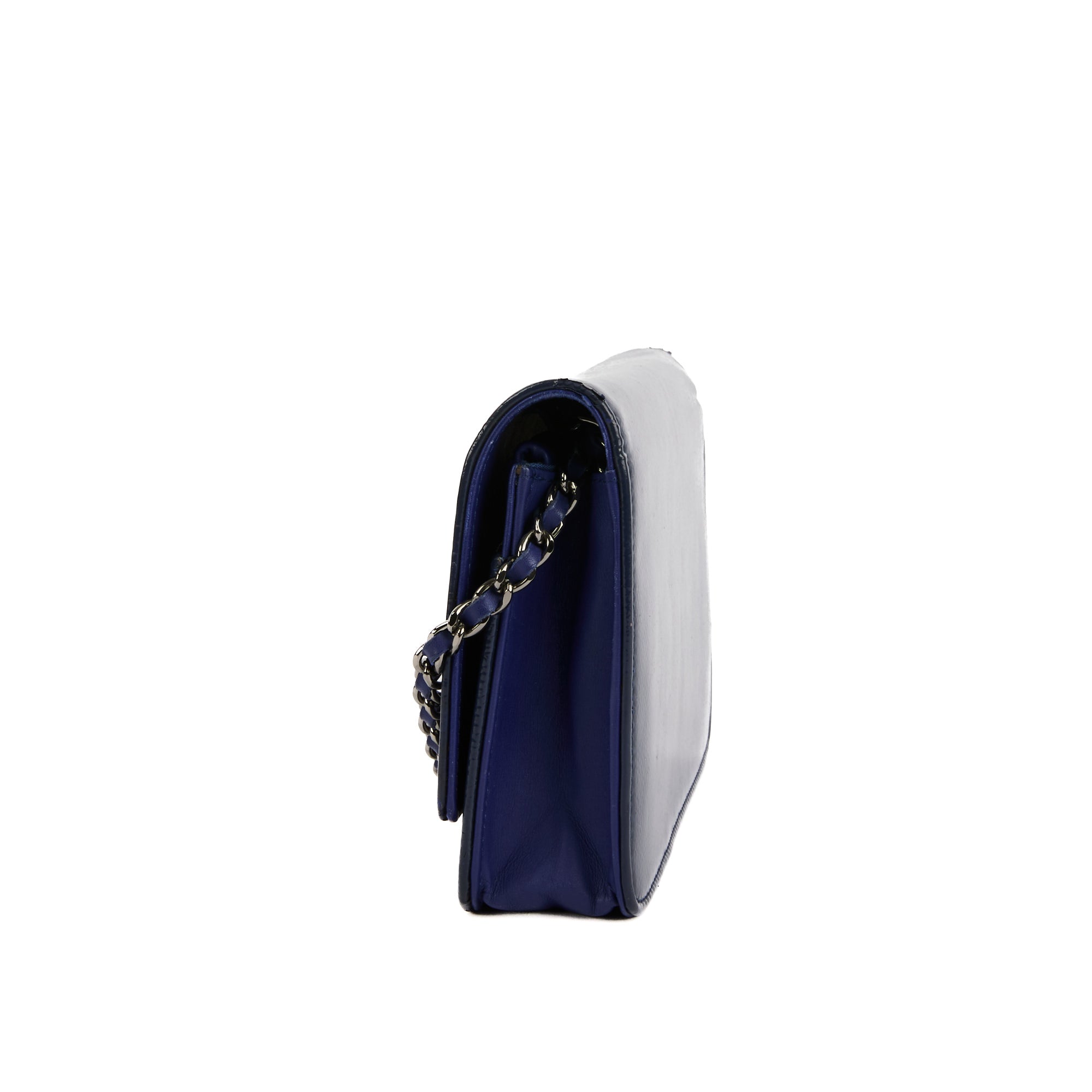 CHANEL - Sac bandoulière Wallet on Chain cuir vernis bleu marine - Shoulder Handbag