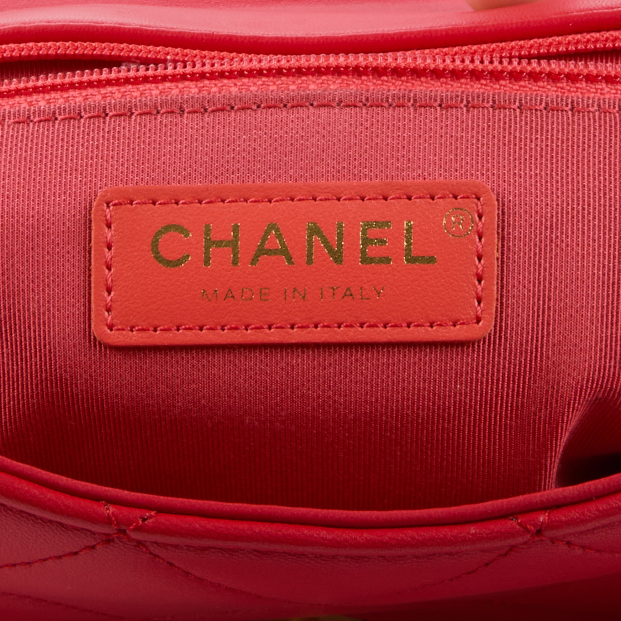 CHANEL - Sac bandoulière Top Handle In The Loop cuir rouge - Handbag