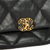 CHANEL - Sac bandoulière 19 Small cuir noir - Handbag
