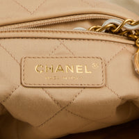 CHANEL - Sac bandoulière Chanel 22 Large cuir blanc  - Handbag