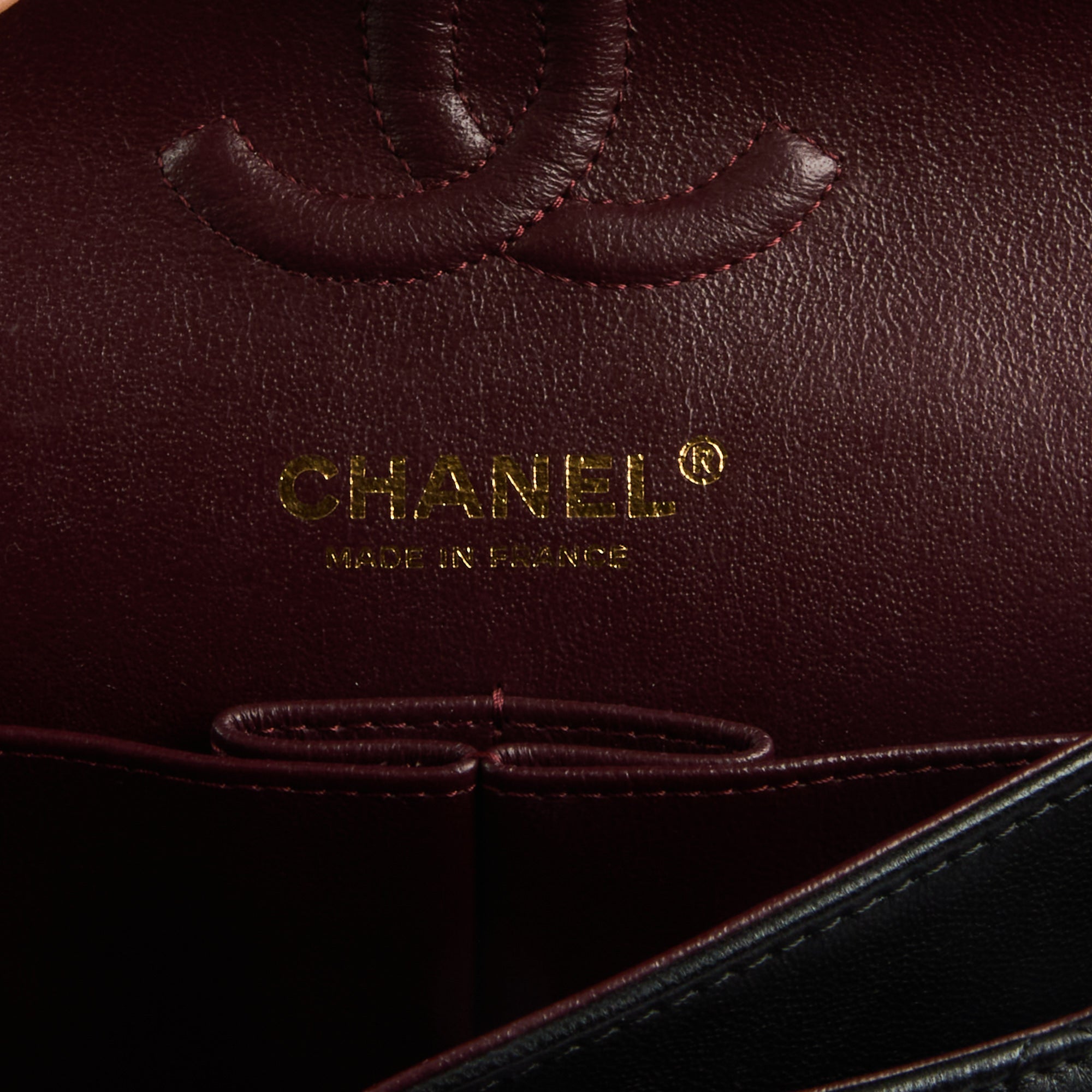 CHANEL - Sac bandoulière Small Classique Timeless cuir noir - Handbag