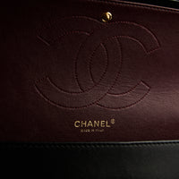 CHANEL - Sac bandoulière Jumbo Timeless classique cuir noir - Handbag