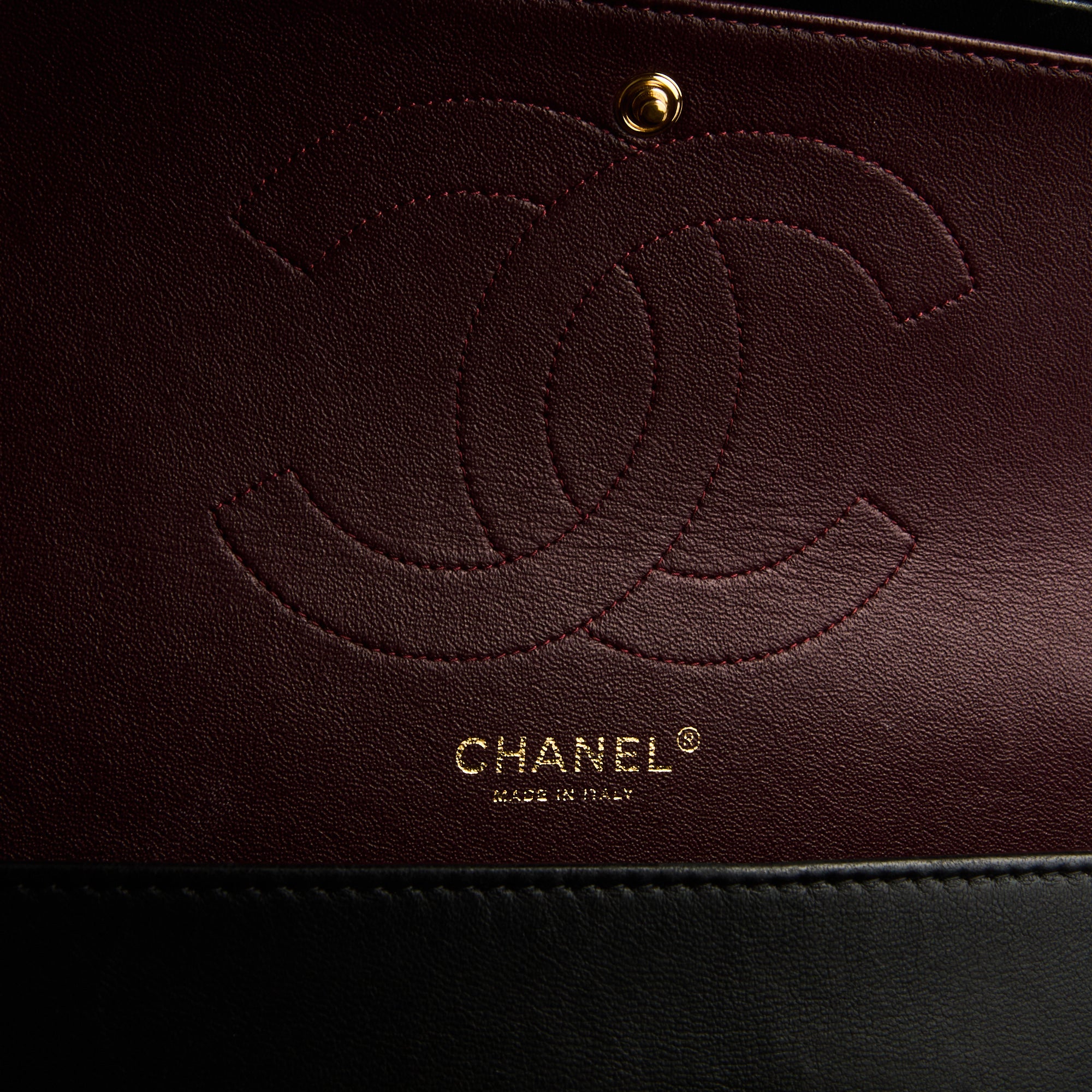 CHANEL - Sac bandoulière Jumbo Timeless classique cuir noir - Handbag