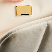CHANEL - Sac bandoulière Mini Timeless Chocolate Bar cuir blanc - Handbag