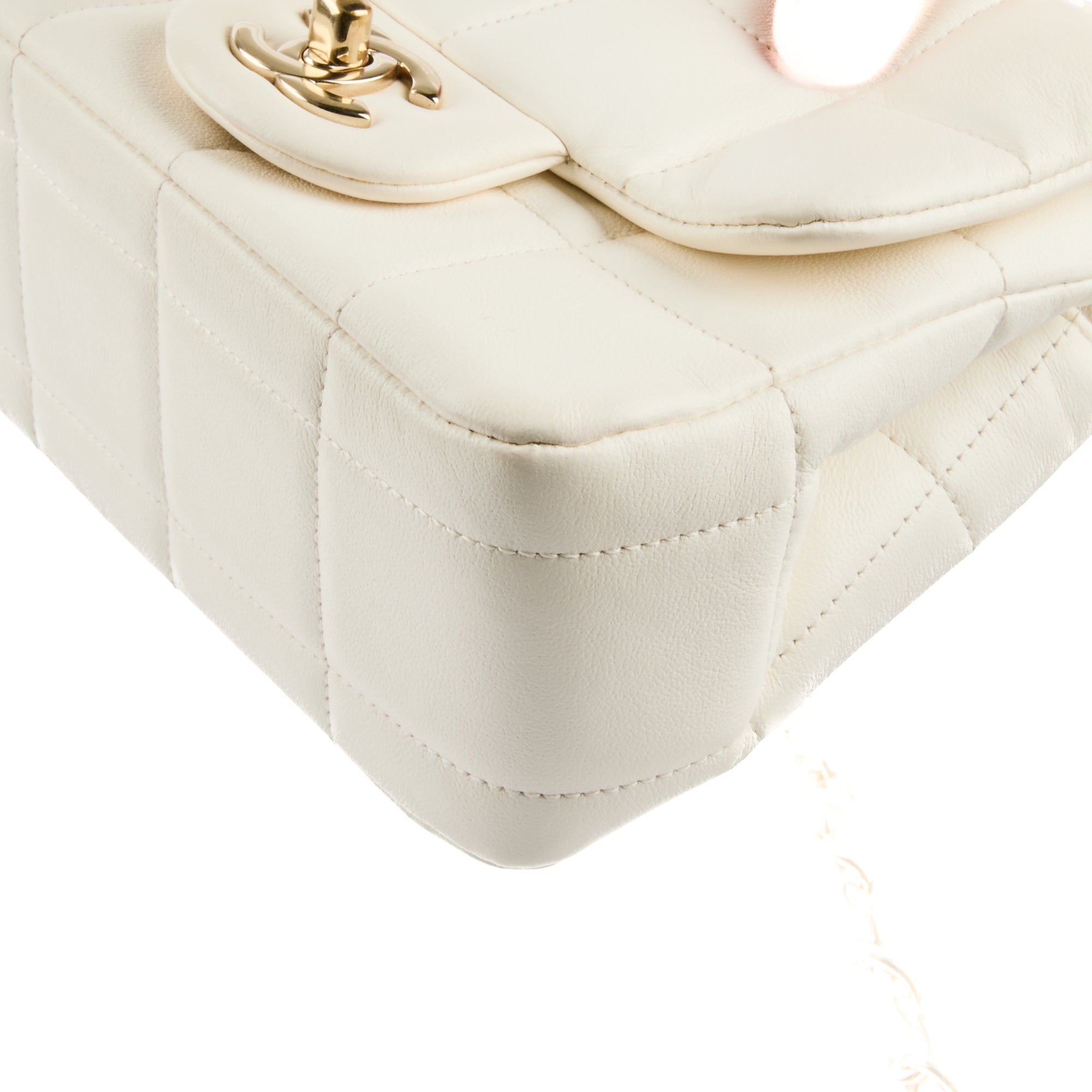 CHANEL - Sac bandoulière Mini Timeless Chocolate Bar cuir blanc - Handbag