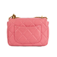 CHANEL - Sac bandoulière Mini flap matelassé cuir rose Chaine CC - Handbag