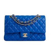 CHANEL - Sac bandoulière Timeless médium classique cuir Lambskin bleu - Handbag