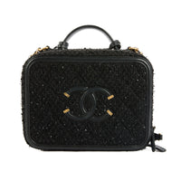 CHANEL - Vanity CC Logo handbag in black leather - Handbag 