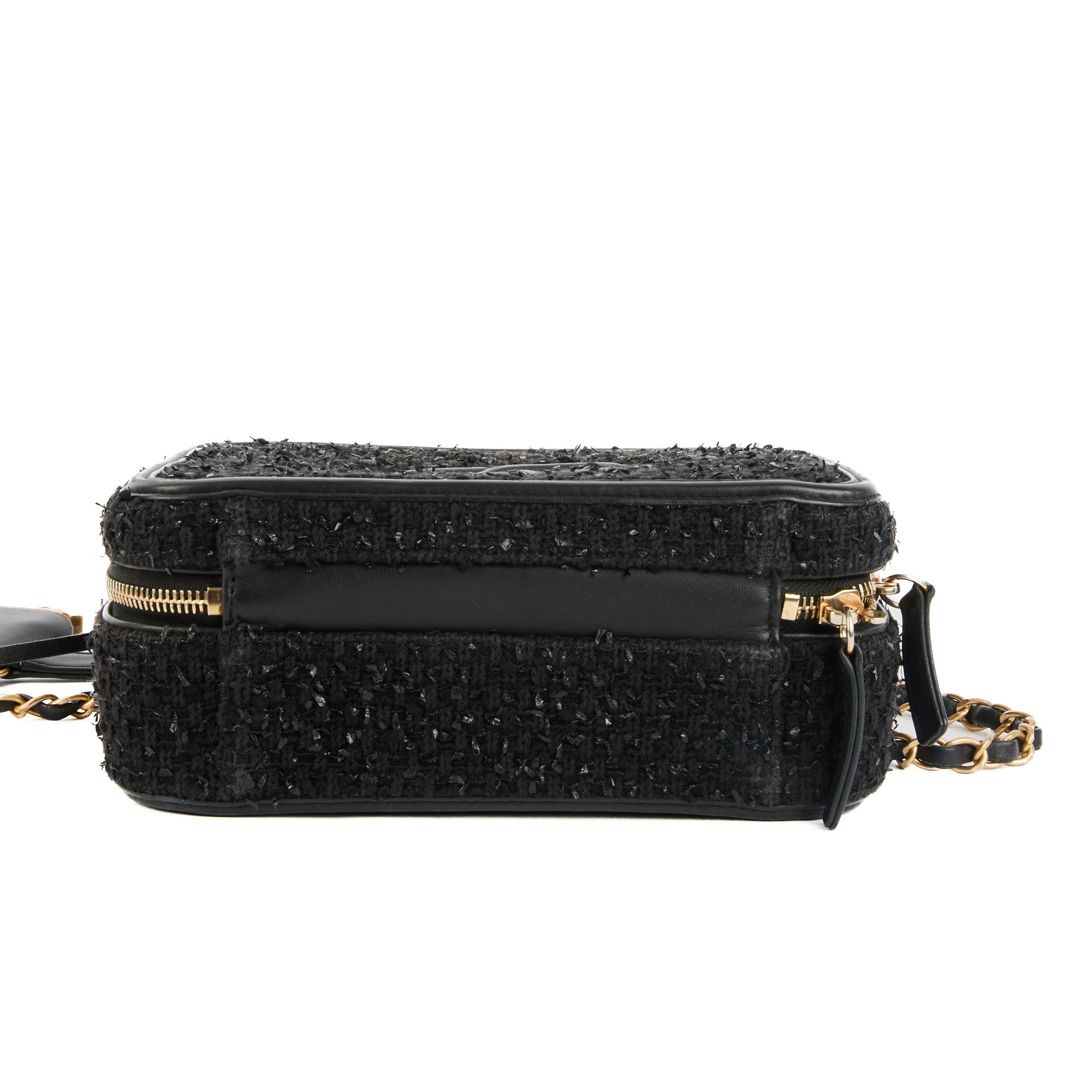 CHANEL - Vanity CC Logo handbag in black leather - Handbag 