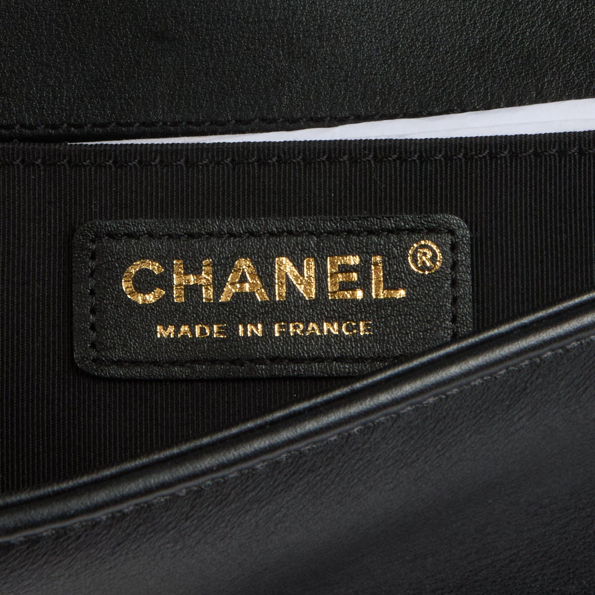 CHANEL - Sac bandoulière Boy chevron Classique cuir noir - Handbag