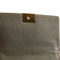 CHANEL - Sac bandoulière Boy médium cuir caviar gris beige - Handbag