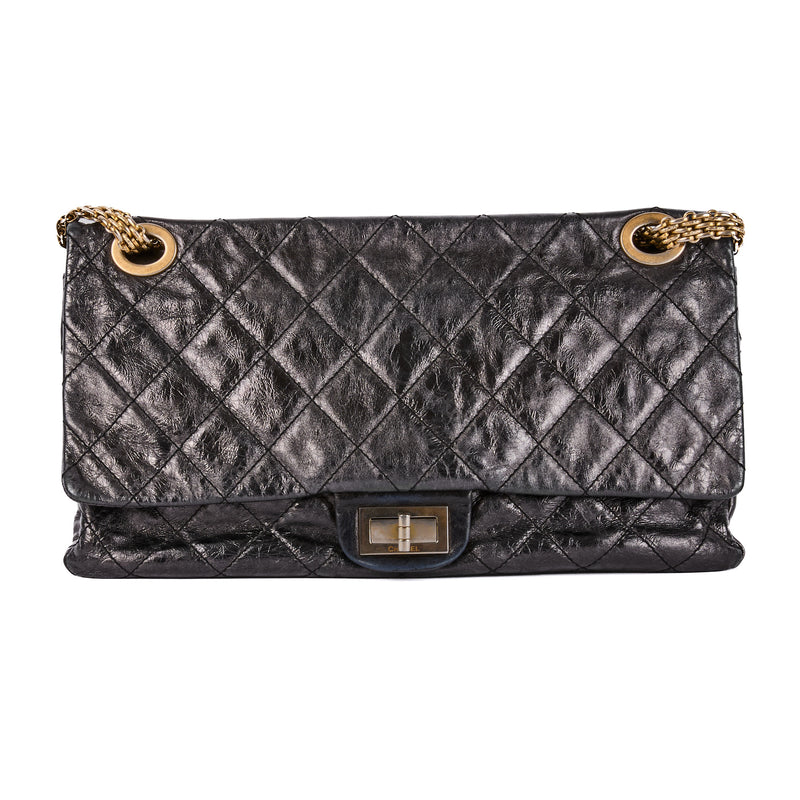 Chanel Maxi Jumbo 2.55 Shoulder Bag in silver leather – Authenticated pre-owned luxury bag from LuxSpace Paris