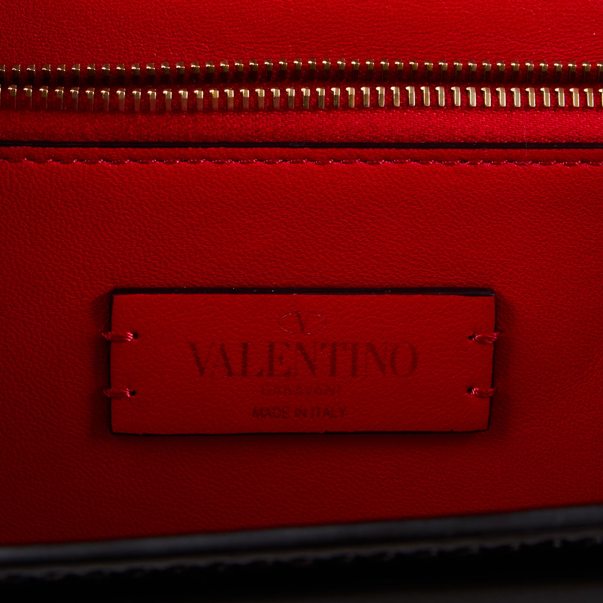 VALENTINO - V Logo Sling Shoulder Bag in Black Leather - Handbag