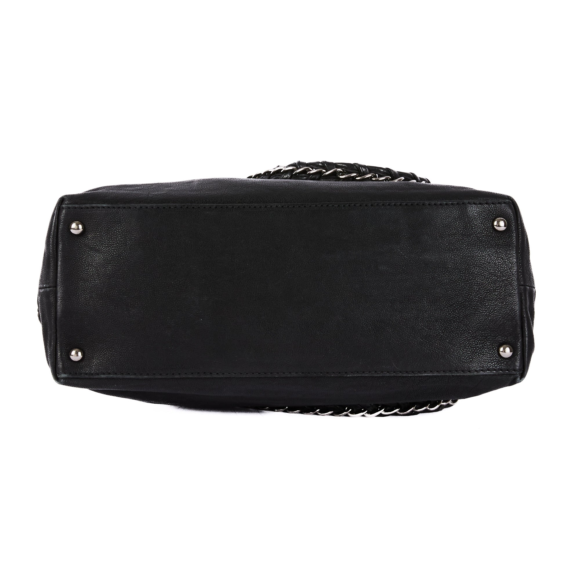 CHANEL - CC Logo Chain Tote Bag in Black Leather - Handbag 