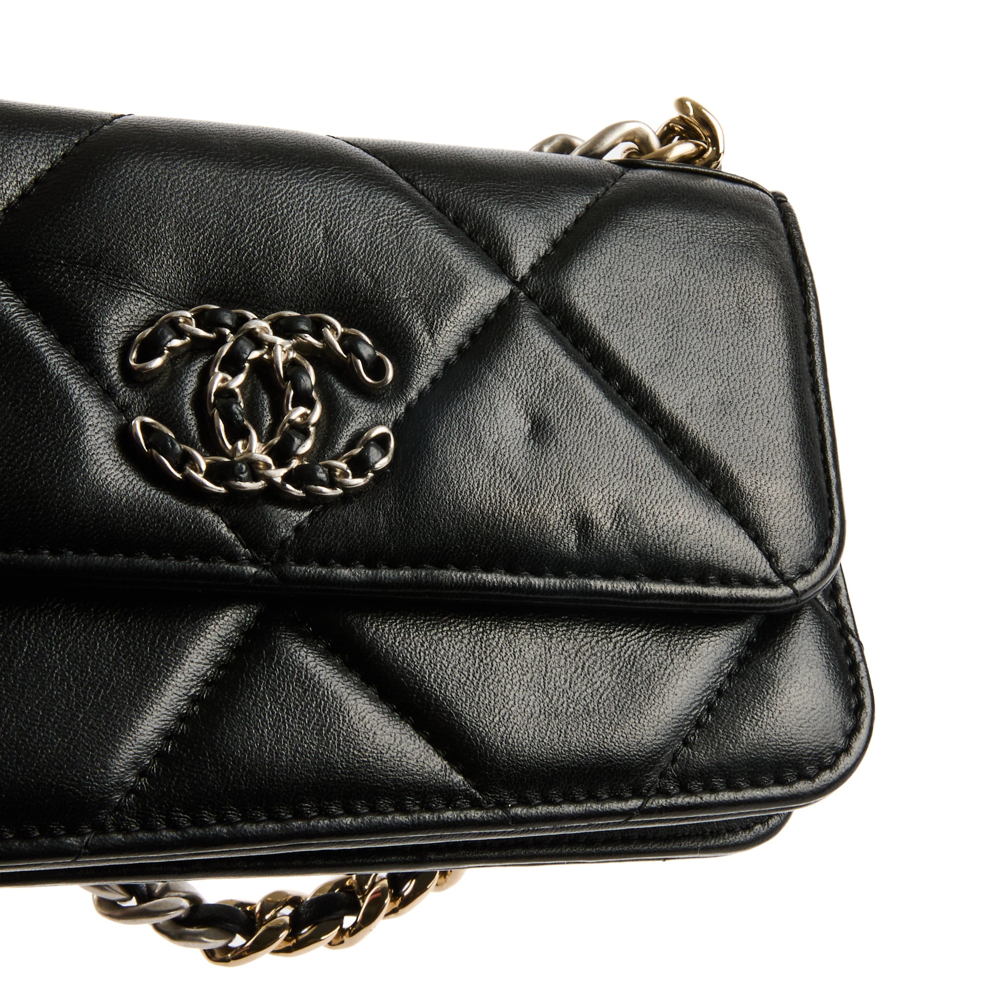 CHANEL - Sac bandoulière Wallet on chain 19 cuir noir - Handbag