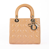 DIOR - Sac à main Lady Dior medium cuir vernis pêche - Hand bag