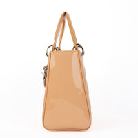 DIOR - Sac à main Lady Dior medium cuir vernis pêche - Hand bag