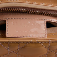 DIOR - Sac à main Lady Dior medium cuir vernis pêche - Hand bag