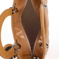 DIOR - Sac à main Lady Dior medium cuir vernis pêche - Hand bag