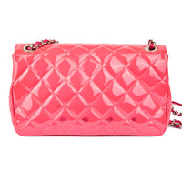 CHANEL - Sac bandoulière Classique Timeless CC  medium matelassé cuir rose matelassé vernis - Handbag