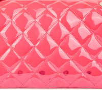 CHANEL - Sac bandoulière Classique Timeless CC  medium matelassé cuir rose matelassé vernis - Handbag